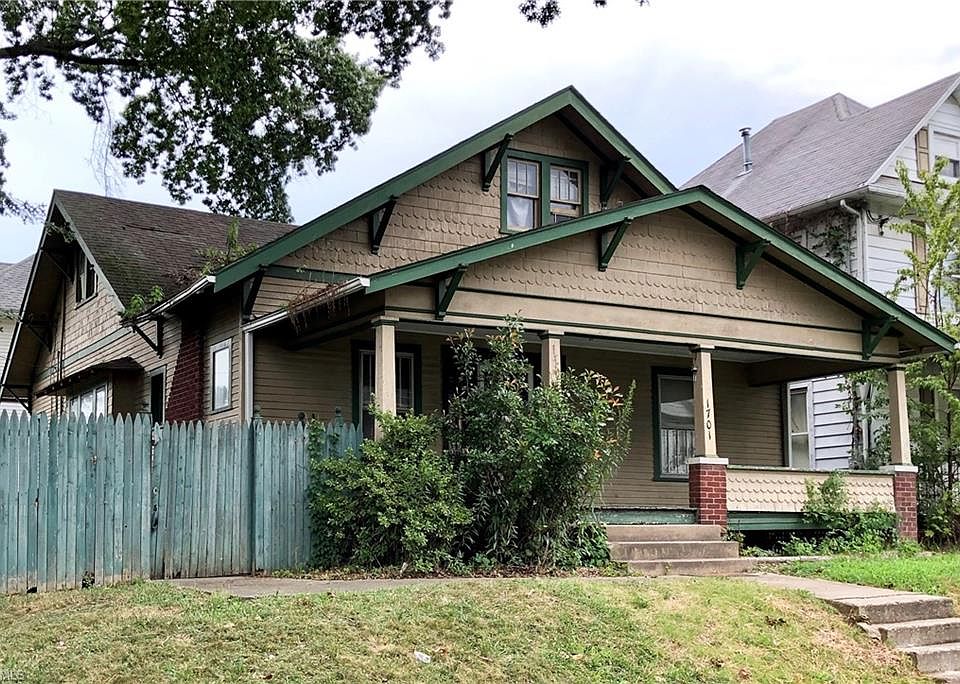 1st image of 1701 Park St