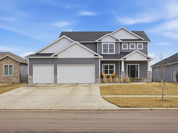 3644 54th St S, Fargo, ND 58104