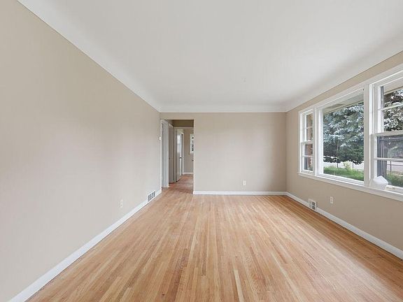5th image of 961 37th Ave NE