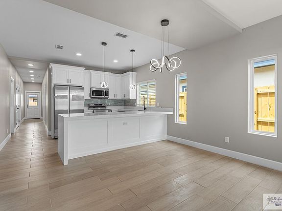 4th image of 3207 Villa Rosa Dr