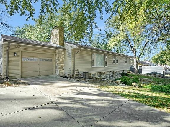 2nd image of 1101 S 40th St
