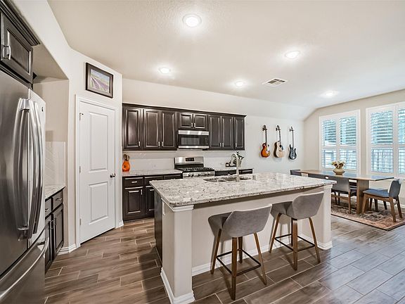 3rd image of 2309 Redwood Ridge Trl
