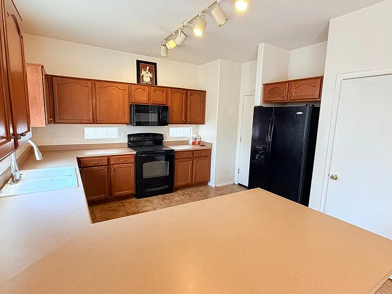 44989 W Woody Rd — Photo 6