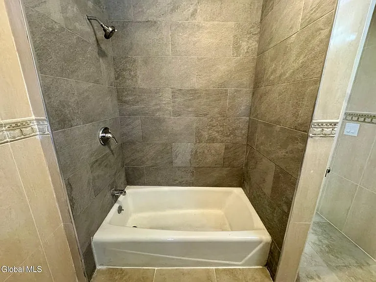 495 Morris St — Photo 18