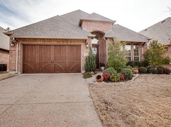 3rd image of 2943 Fargo Dr