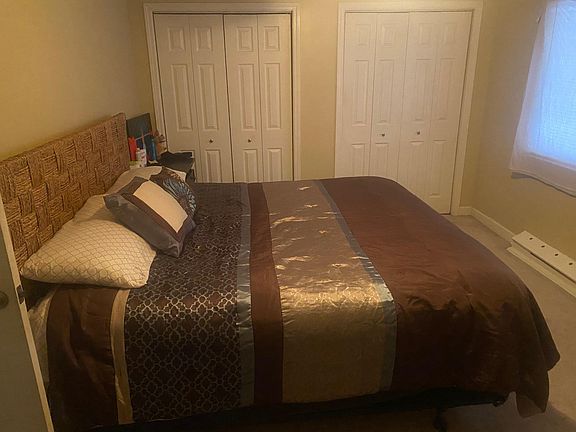 2nd image of 9S070 Lake Dr APT 202