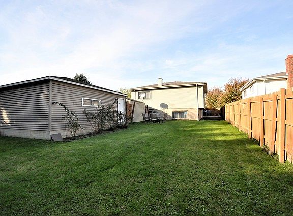 3rd image of 4135 W Termunde Dr