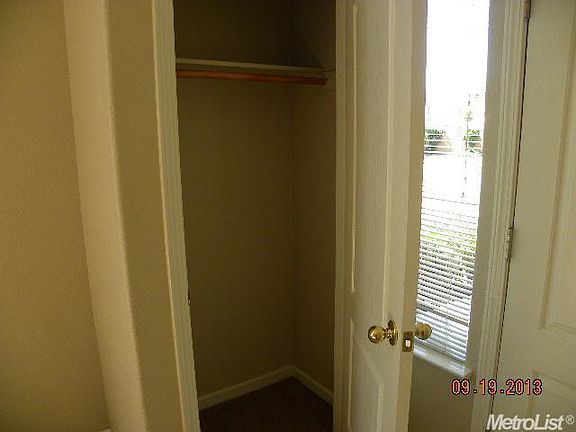 3rd image of 5806 Holbrook Dr