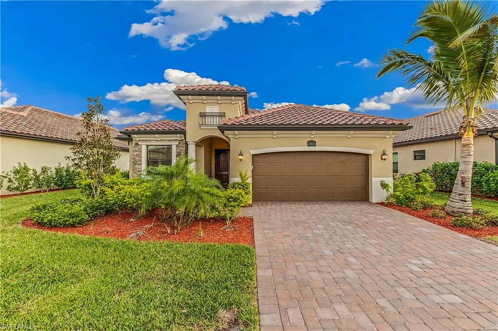 3 bed, 2.0 bath, 2246 sqft, $16,000 — Photo 2
