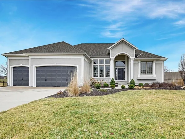7822 Houston St, Shawnee, KS 66227