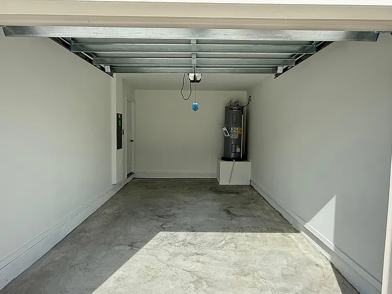837 Lynx St — Photo 22