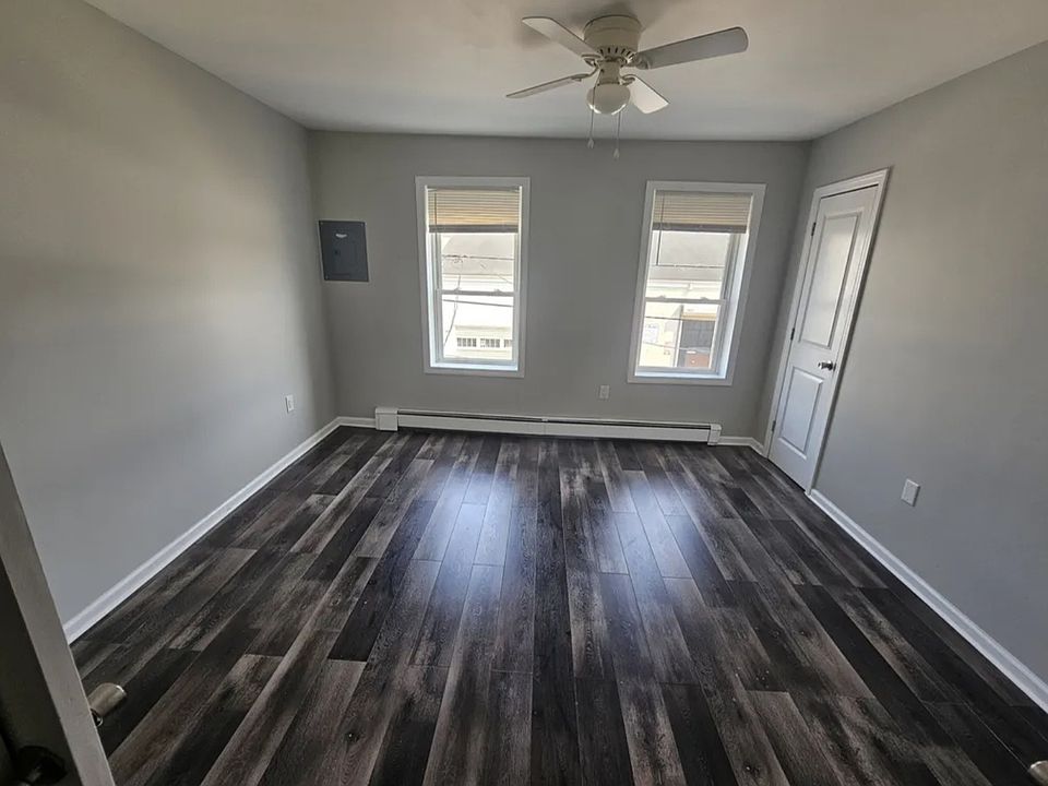 1st image of 87 Jefferson St #2