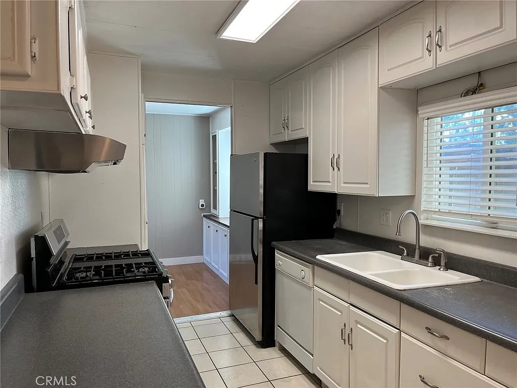 3 bed, 1440 sqft, $2,650 — Photo 2