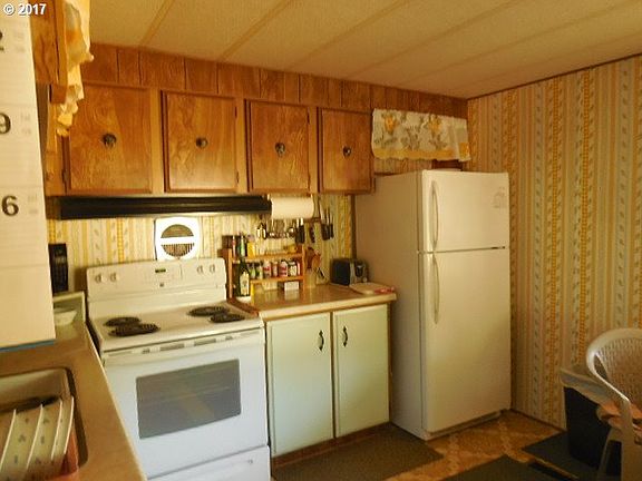 2nd image of 431 Orchard Heights Ln