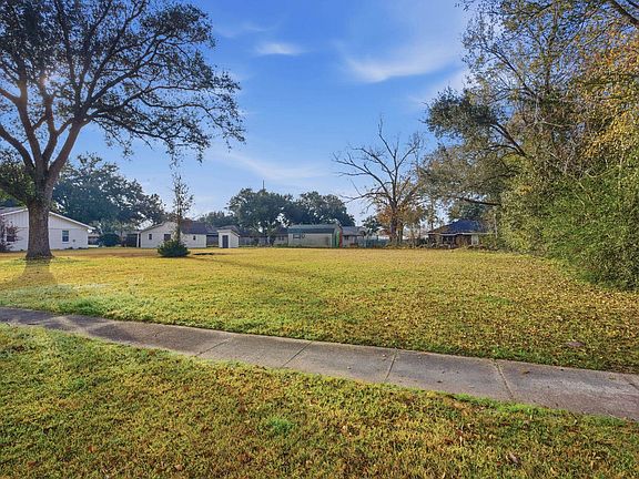 2nd image of 0 Oak Cliff St