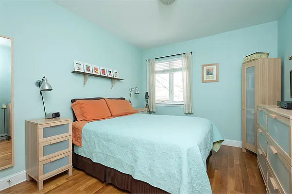 Sold by Douglas Elliman | media 15