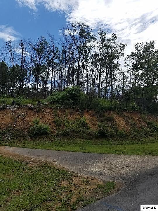 2nd image of 956 Street Of Dreams Dr