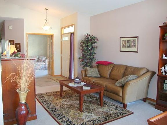 4th image of 5664 Aspen Ln