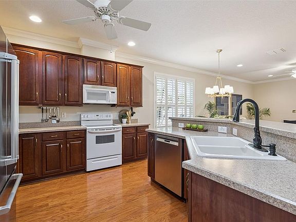 5th image of 514 Heron Point Way