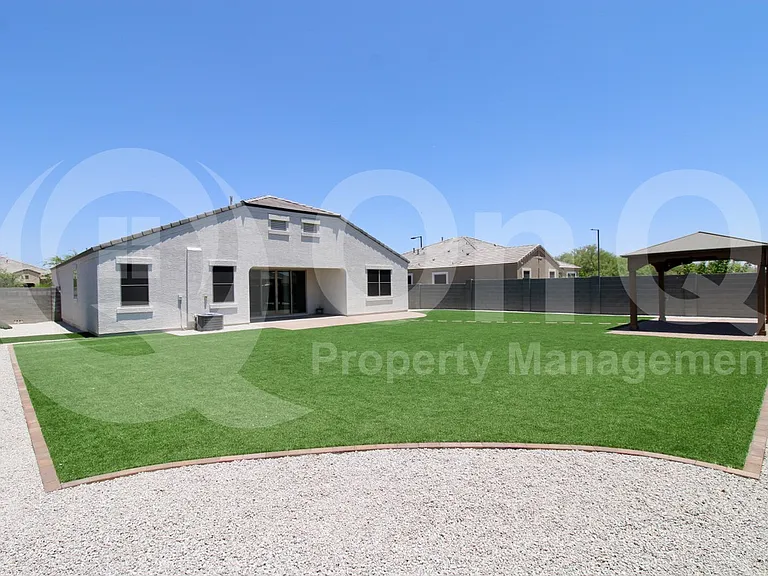 30425 W Picadilly Rd — Photo 18