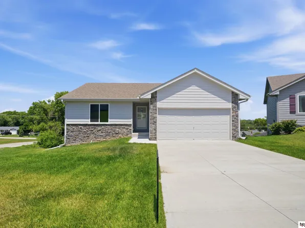 1010 S 14th Ave, Blair, NE 68008