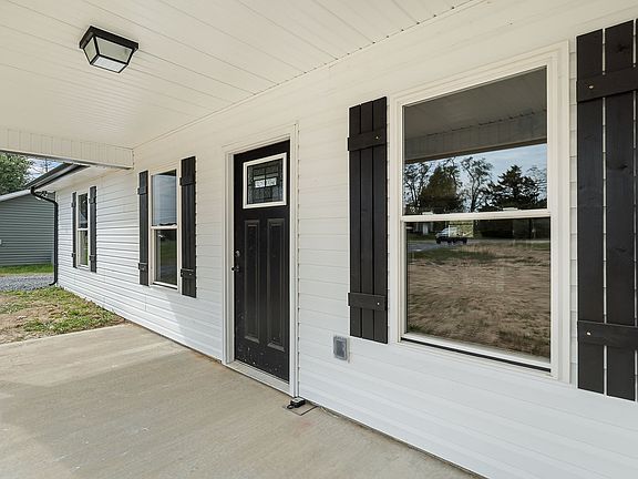 3rd image of 260 Center Grove Cir