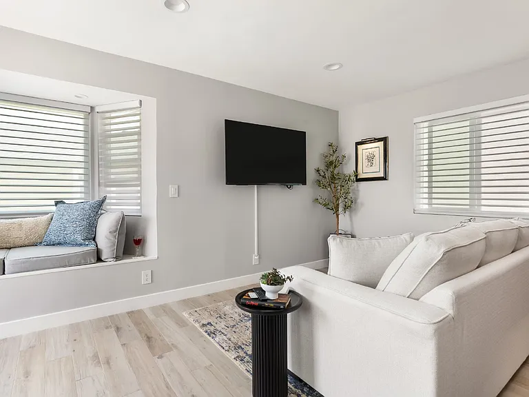 313 Alvarado Pl #1/2 — Photo 10