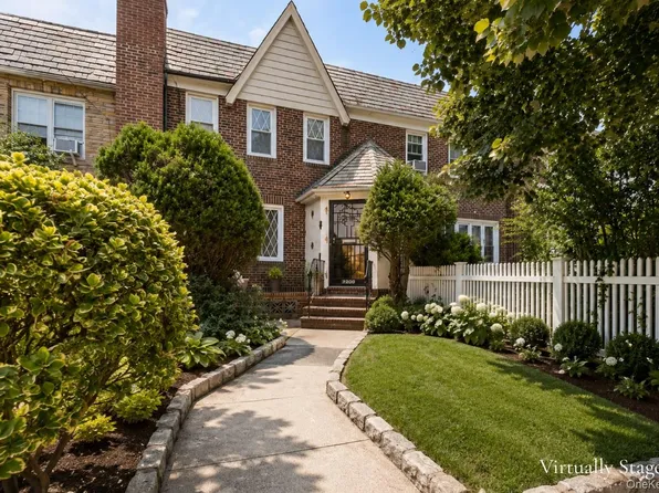 63-34 83rd Place, Middle Village, NY 11379