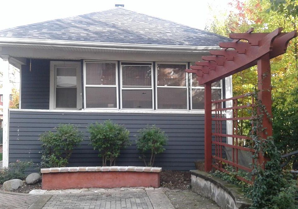 Front coach house