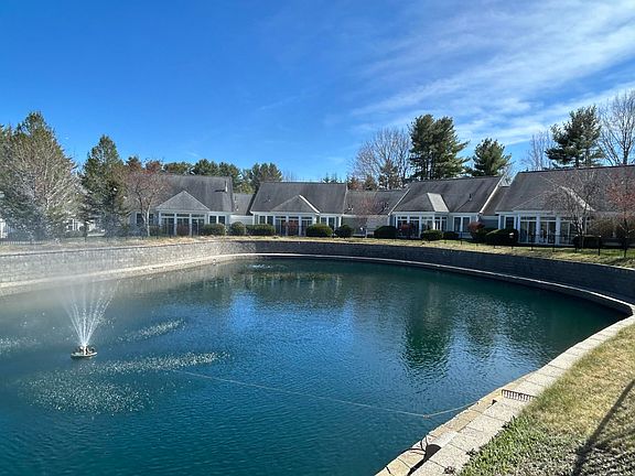 4th image of 42 Farragut Way #42