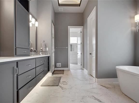 4th image of 10619 N Dalton Ave