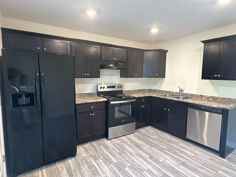1605 Gambill Wood Dr — Photo 20