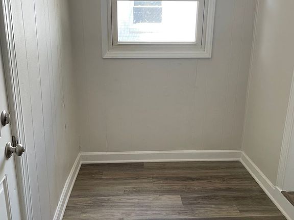 3rd image of 1014 Portland St
