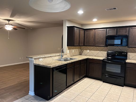 4th image of 24176 Evergreen Dr Unit B
