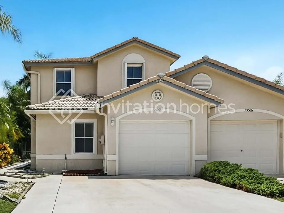 10658 Pelican Dr