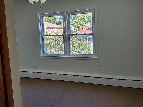 3rd image of 106 Weed Ave