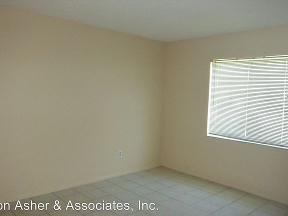 5th image of 6023 Oleander Dr