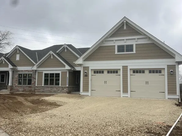 12452 North Woods COURT #11A Right, Mequon, WI 53092
