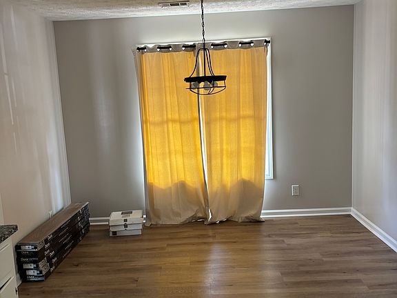 5th image of 328 Mary Alice Dr