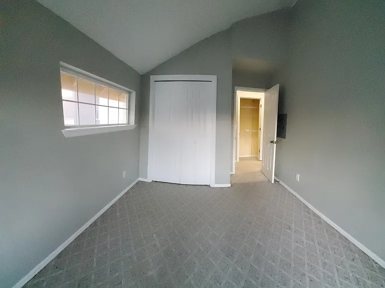 2614 S Judkins St — Photo 8