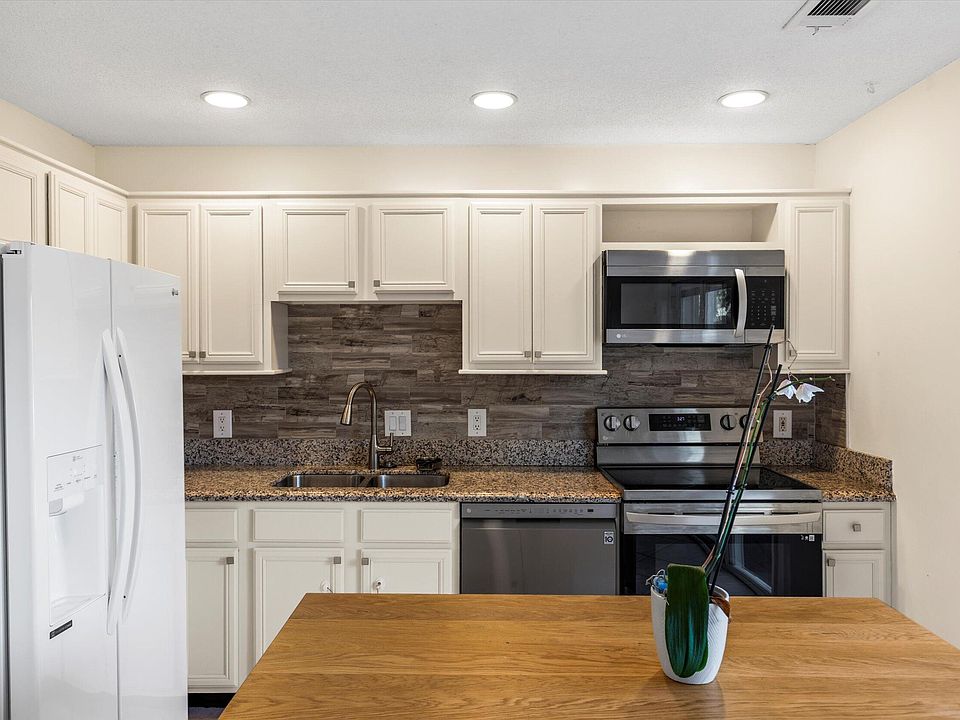 1st image of 3397 Northside Dr #4