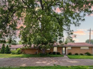 3742 S Merriman Rd, Wayne, MI 48184