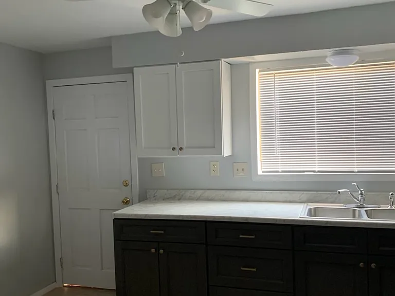3716 Bryn Mawr Dr NE #A — Photo 3