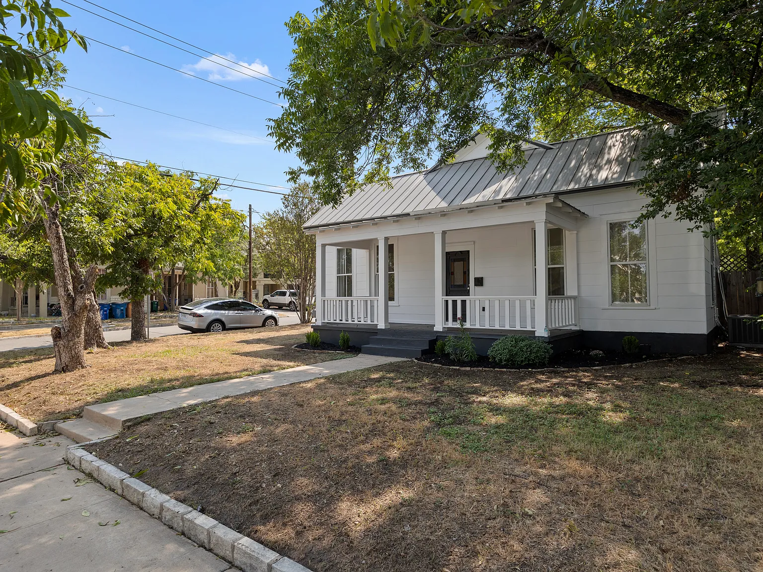 3 bed, 1780 sqft, $5,400 — Photo 2