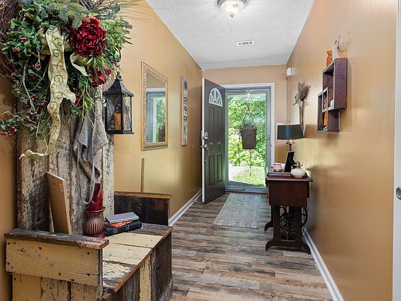 3rd image of 126 Chelsia Ln