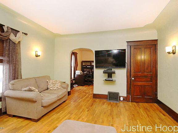 5th image of 315 E Colfax St