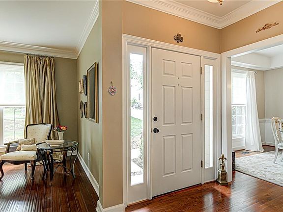 3rd image of 2408 Beaconwood Dr