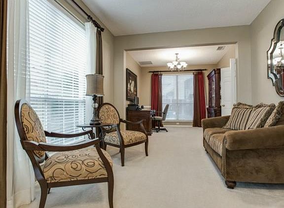 4th image of 2505 Grandview Ct