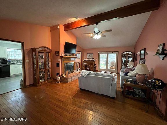 3rd image of 2638 Sherwin Rd