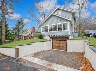 13 Shinnecock Pl, Hampton Bays, NY 11946
